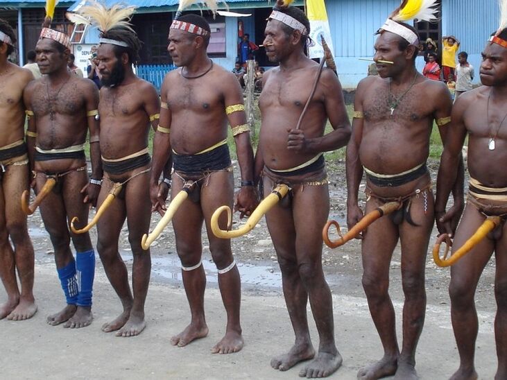 Papuans ar paplašinātiem biedriem