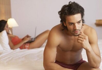 Vīrietis domāja, kā palielināt savu dzimumlocekli bez narkotikām vai narkotikām
